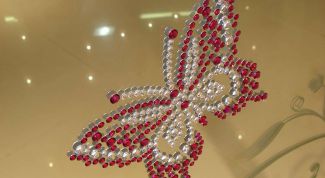 Картинка по теме - как отклеить стразы