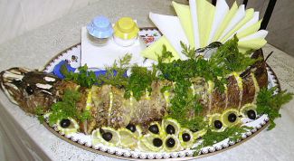 Картинка по теме - как чистить осетрину