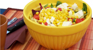 Картинка по теме - как приготовить салат из кукурузы