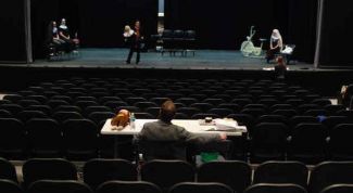 Картинка по теме - как написать рецензию на спектакль