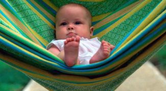 Картинка по теме - как отучить ребенка от качания