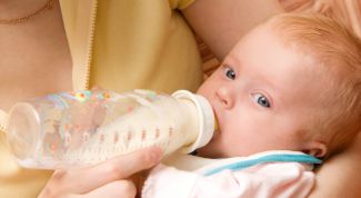 Картинка по теме - как научить ребенка есть из бутылочки