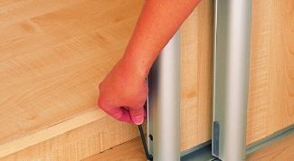 Картинка по теме - как отрегулировать шкаф-купе