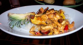 Картинка по теме - как приготовить свинину с ананасами