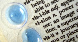 Картинка по теме - как носить цветные линзы