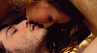 Картинка по теме - как поцеловать подругу