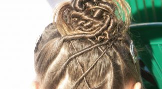 Картинка по теме - как плести жгутики из волос