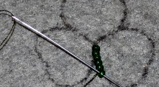 Картинка по теме - как вышить бисером на одежде