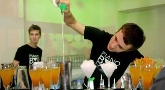 Картинка по теме - как устроиться барменом