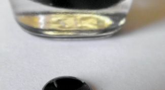 Картинка по теме - как отстирать лак для ногтей от одежды