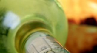 Картинка по теме - как сделать глинтвейн из белого вина и вишен