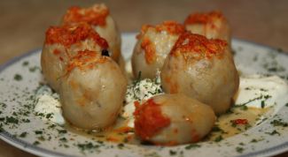 Картинка по теме - как приготовить фаршированные луковицы с морковью и сыром 