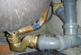 Картинка по теме - как прочистить канализацию в частном доме