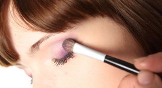 Картинка по теме - как правильно подводить глаза