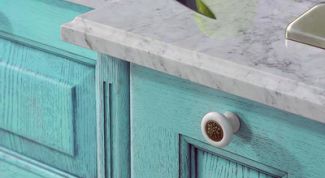 Картинка по теме - как обновить старую кухонную мебель