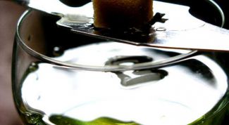 Картинка по теме - как подавать абсент