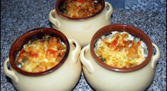 Картинка по теме - как приготовить грибы с картошкой в горшочках