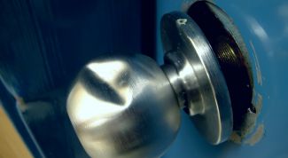 Картинка по теме - как защитить квартиру от воров