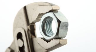 Картинка по теме - как нарезать внутреннюю резьбу