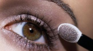 Картинка по теме - как накладывать тени на глаза