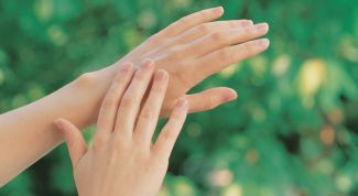 Картинка по теме - как отмыть руки от суперклея