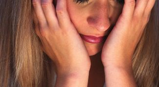 Картинка по теме - как убрать мешки от слез