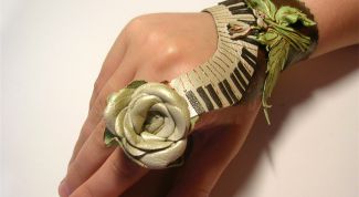 Картинка по теме - как сделать украшения из кожи