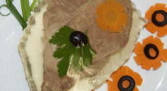 Картинка по теме - как осветлить бульон для холодца