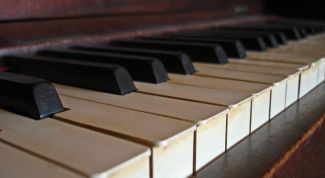 Картинка по теме - как играть на детском синтезаторе