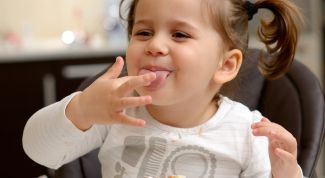 Картинка по теме - как учить ребенка есть самостоятельно