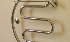 Картинка по теме - как крепить полотенцесушитель