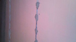 Картинка по теме - как выставить маяки на стене