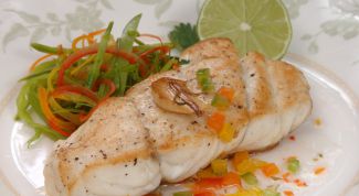 Картинка по теме - как приготовить рыбу с овощами в микроволновке