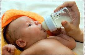 Картинка по теме - как давать молоко грудным детям