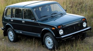 Картинка по теме - как открыть капот у нивы