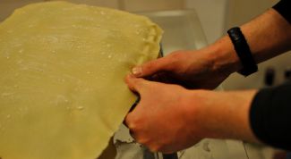 Картинка по теме - как защипать края у пирога