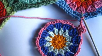 Картинка по теме - как соединить крючком круглые мотивы