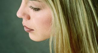 Картинка по теме - как избавиться от желтого оттенка волос