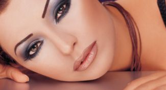 Картинка по теме - как сделать гламурный макияж