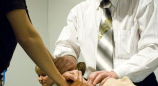 Картинка по теме - как делать непрямой массаж сердца