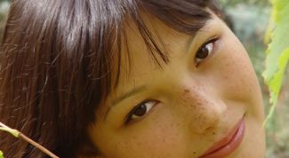 Картинка по теме - как осветлить веснушки