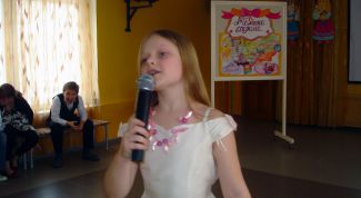 Картинка по теме - как отметить 8 марта в школе