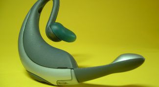 Картинка по теме - как подключить блютуз-наушники к телефону