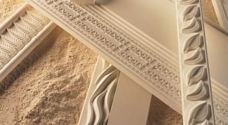 Картинка по теме - как наклеить молдинг