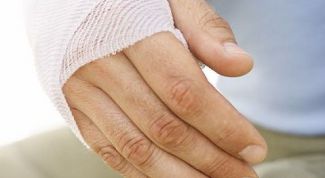 Картинка по теме - как снять отек при переломе руки