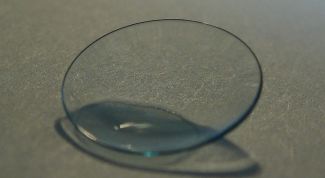 Картинка по теме - как снимать и одевать контактные линзы