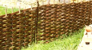 Картинка по теме - как сделать плетеный забор