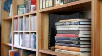 Картинка по теме - как сделать стеллаж из дерева