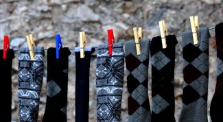 Картинка по теме - как отстирать носки