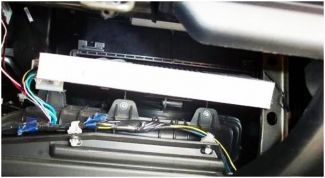 Картинка по теме - как поменять салонный фильтр мазда 3